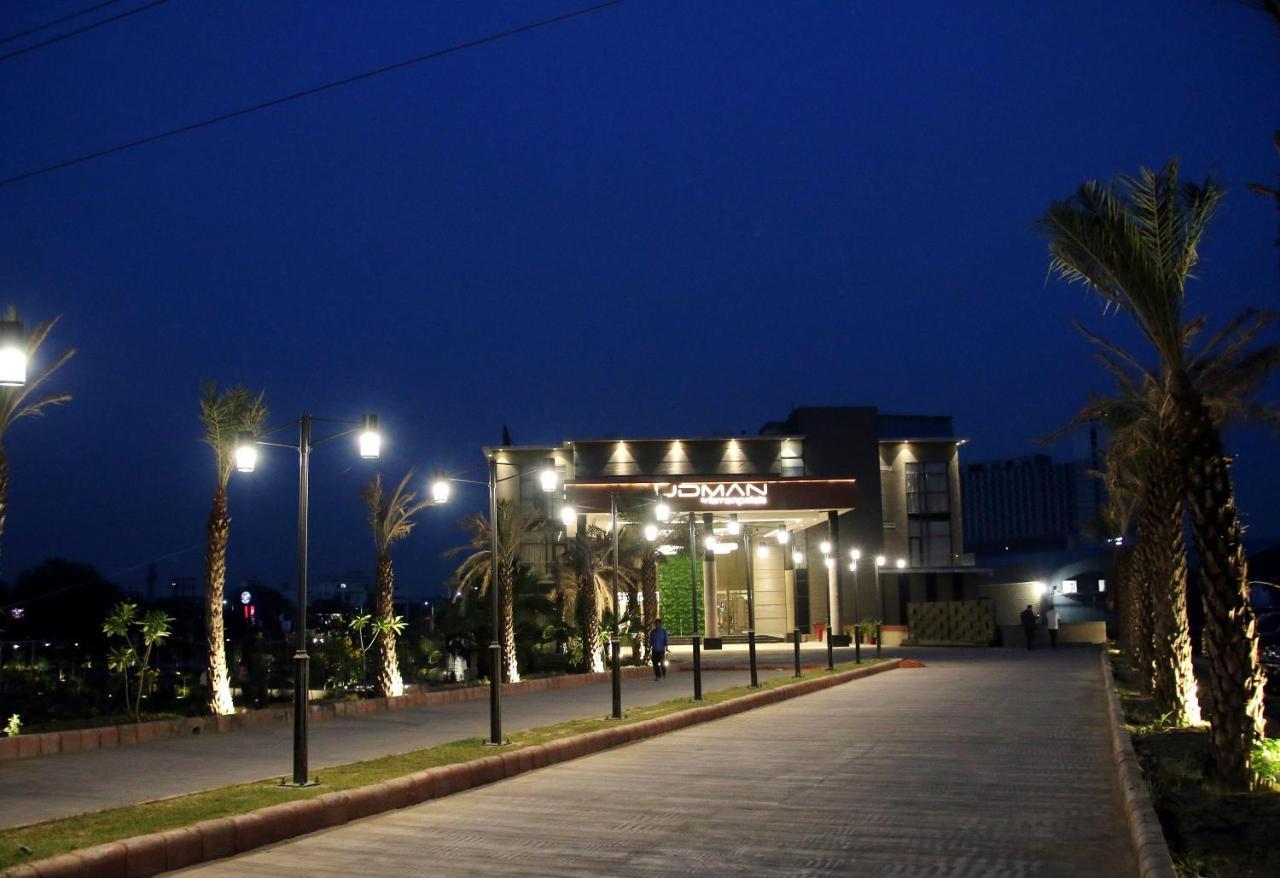 Udman Hotel Grander Noida Exterior foto